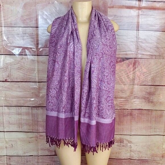 Accessories - Stunning scarf !